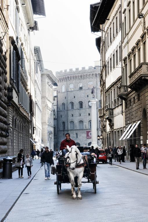 Old Tower Ponte Vecchio Suite Florence Ngoại thất bức ảnh